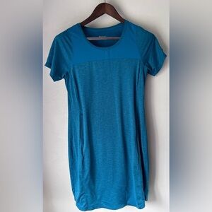 Columbia Women’s Size S lightweight dress with Pockets Teal